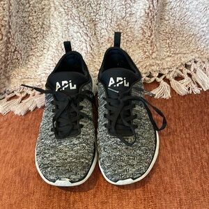 APL techloom running shoes